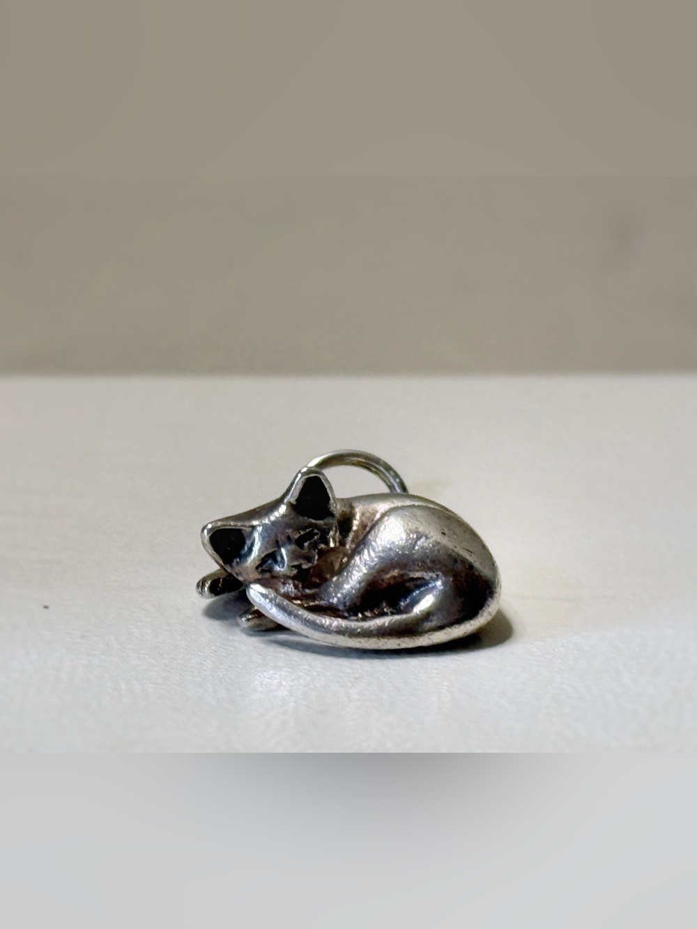 925 STERLING SILVER JEZ/JEZLAINE SLEEPING KITTY CAT, FELINE KITTEN VINTAGE CHARM - Picture 4 of 11